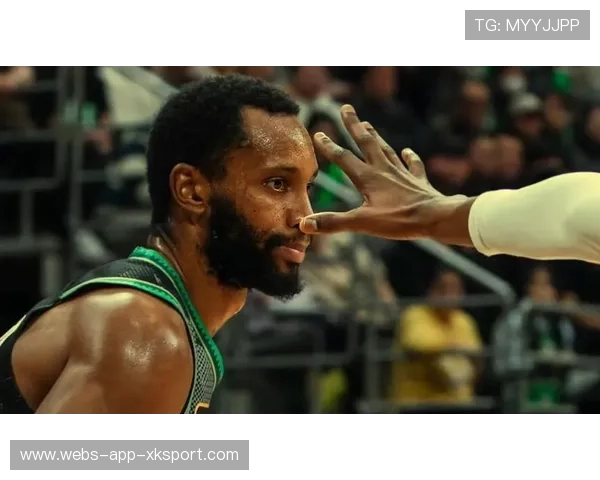 弗格突破造犯规，辽宁罚球稳